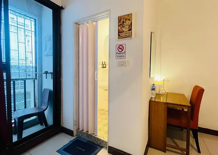 Apartment La *